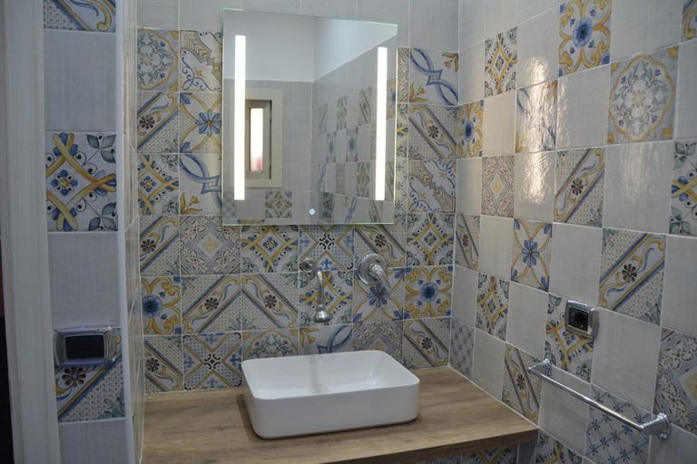 Others 4, Anna's B&B, Napoli