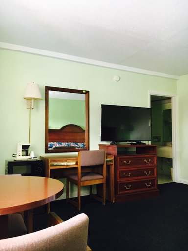 Others 5, Relax Inn, Charlton