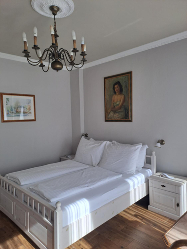 Others 5, Lesni Hotel Perslak, Jindřichův Hradec