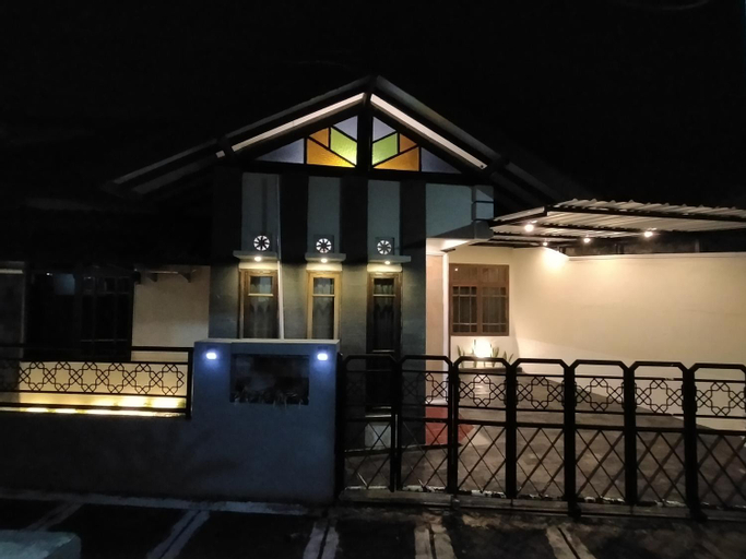 Exterior & Views 1, Abadi Homestay, Yogyakarta