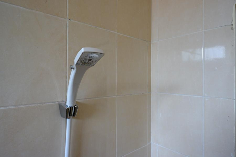 Bathroom 14