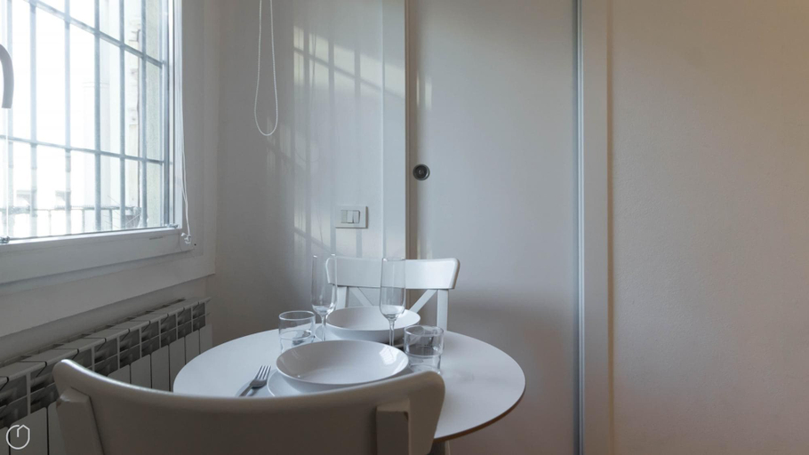 Others 4, Italianway - Moscova 52, Milano