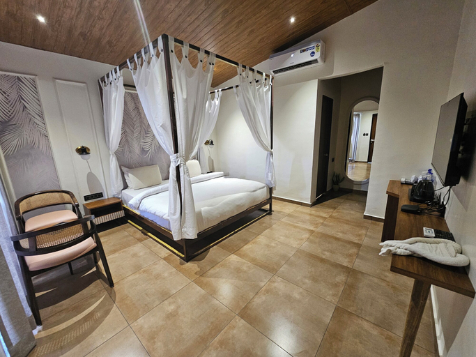 Bedroom 5, River view Tent Resort, Narmada