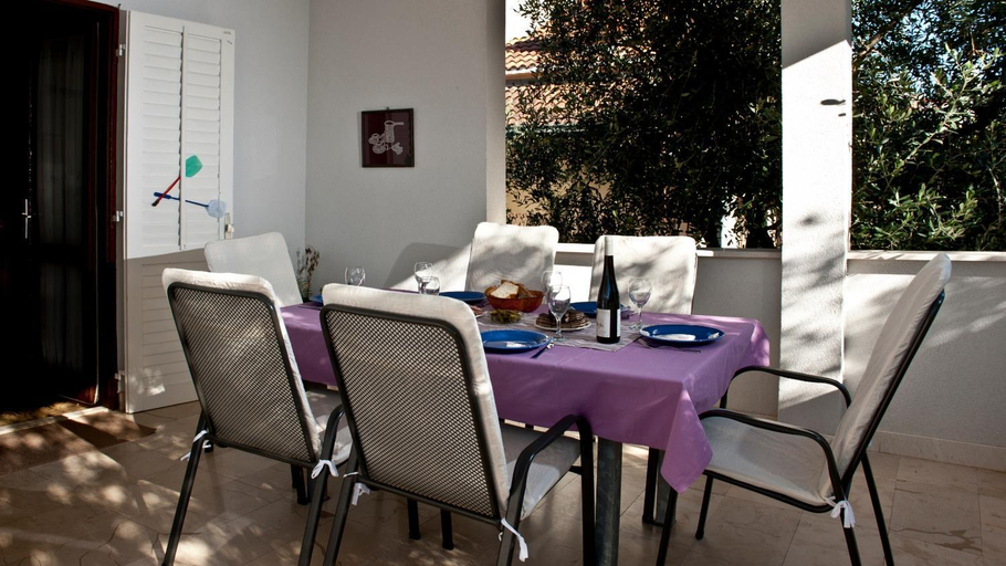 Food & Drinks, Holiday home Ingrid - Four Bedroom Holiday Home with Pool, Okrug