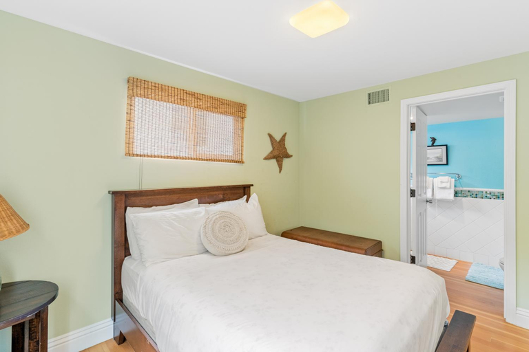 Bedroom 2, Hues and Views, Orange