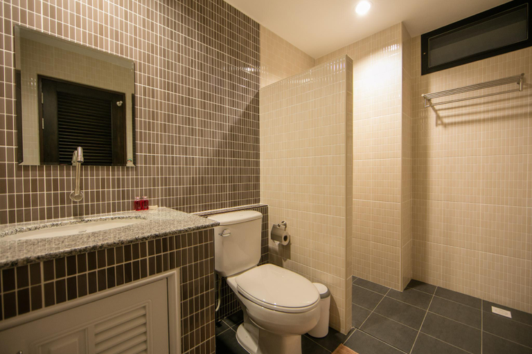 Bathroom, Nalanta Pattaya Hotel, Pattaya