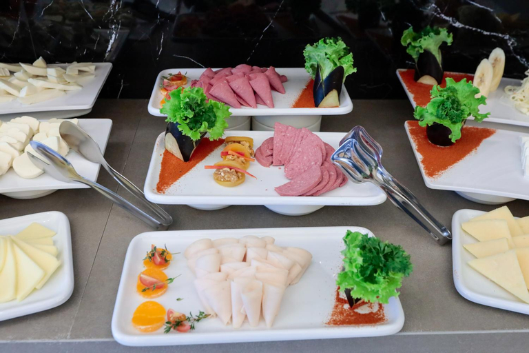 Food & Drinks 19