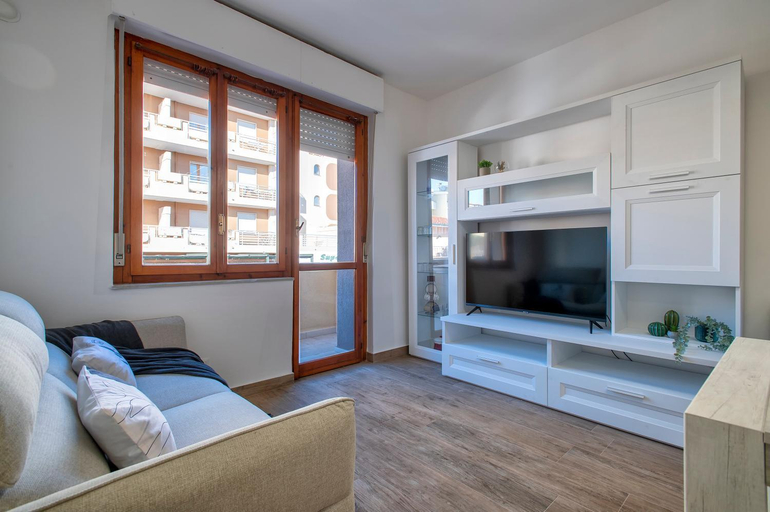Others 5, Pufferfish Apartment with private terrace, Sassari