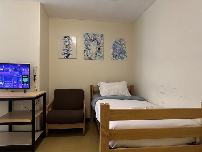 Bedroom 2, Cozy Downtown Apartment TV Walk Everywhere, Allegheny
