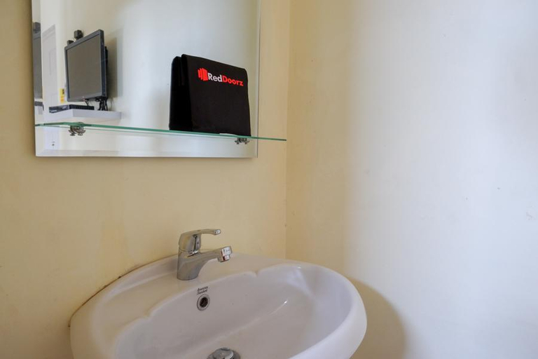 Bathroom 12