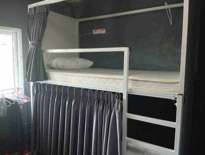 Others 5, Butlers WDH, Wattana