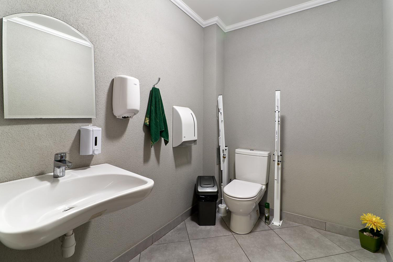 Bathroom 2, Happy Hotel, Riga