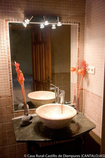 Bathroom 3, Castillo de Diempures, Guadalajara