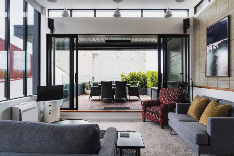 Others 4, Deluxe Inner-city Apartment on Moray, Dunedin