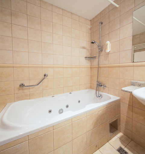 Bathroom 4, Hotel Zora, Primošten