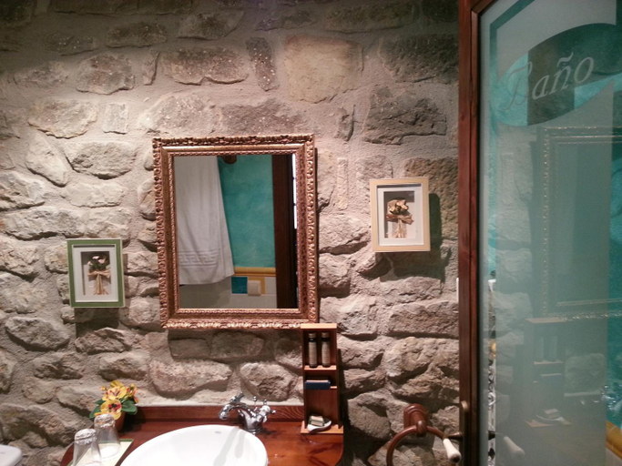 Bathroom 3, Casa del Infanzon, Zaragoza