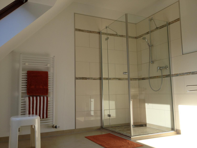 Bathroom 1, Apartments Mester, Wesel