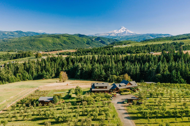Others 5, Sakura Ridge the Farm & Lodge, Hood River