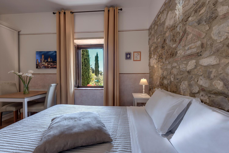 Others 5, Villa Del Sole, Siena