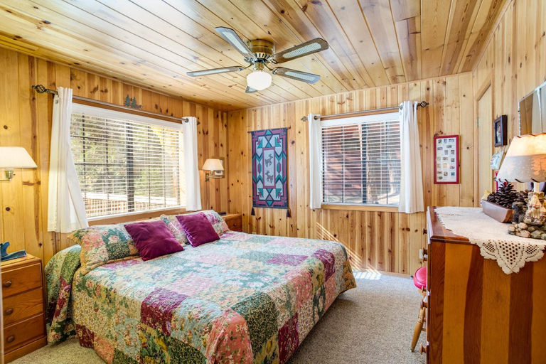 Facilities 5, 7 Cedar Lodge, Mariposa