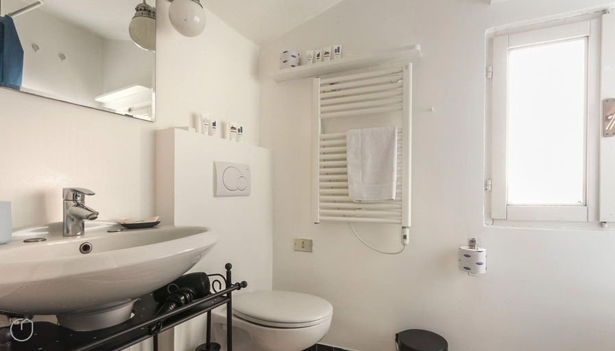 Bathroom 4, Italianway Easy - Ripa Ticinese 17 B, Milano