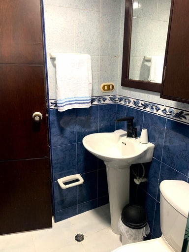 Bathroom 4, hab Nawi colseguros, Santiago de Cali