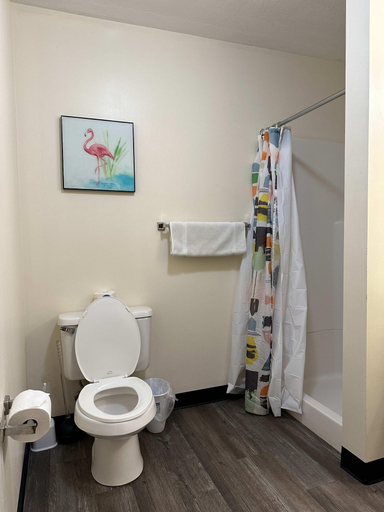 Bathroom 3, Cozy Downtown Apartment TV Walk Everywhere, Allegheny