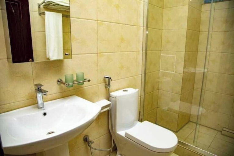 Bathroom 3, Madras Hotel and Apartments, Gasabo