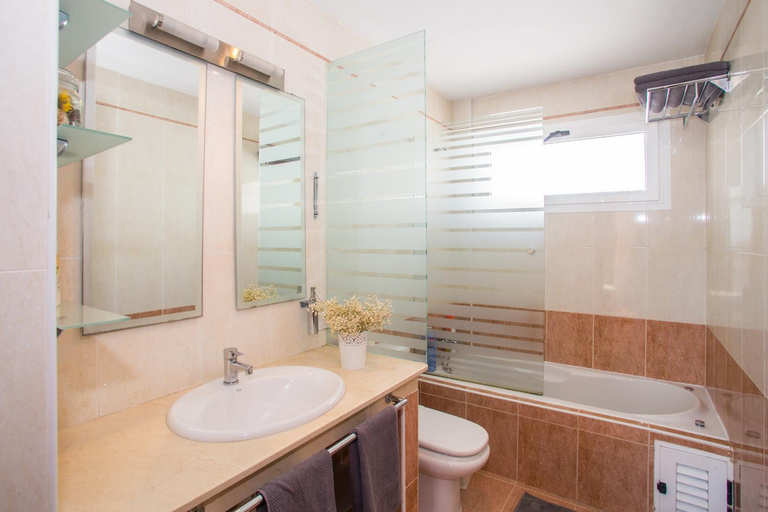 Bathroom 4, Alexia Beach, Las Palmas