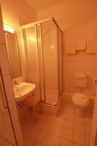 Bathroom 5, Gastehaus Waldeslust, Kassel