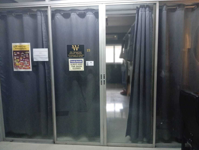 Others 4, Butlers WDH, Wattana