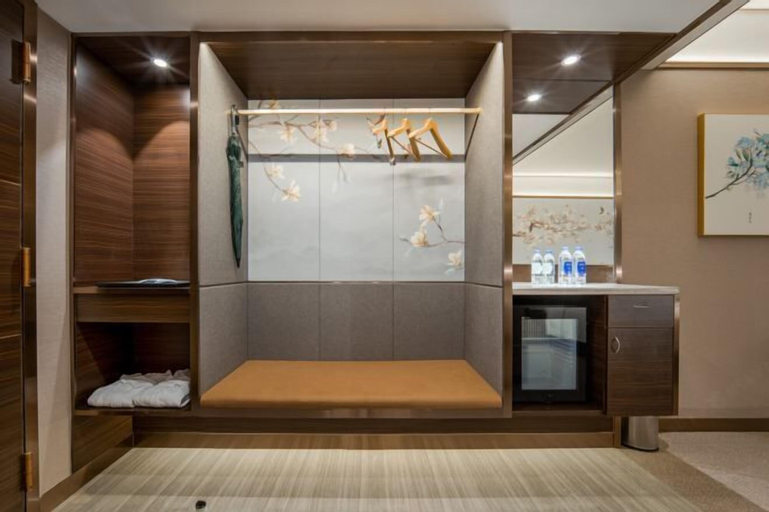 Bathroom 17