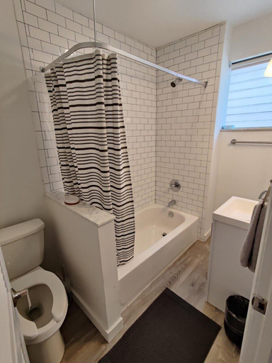 Bathroom 2, 1601 Lombard, Philadelphia