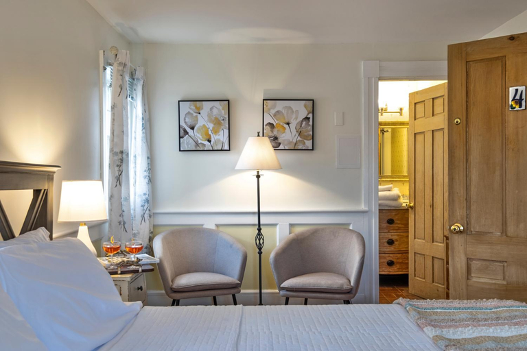 Bedroom 2, Youngtown Inn, Waldo