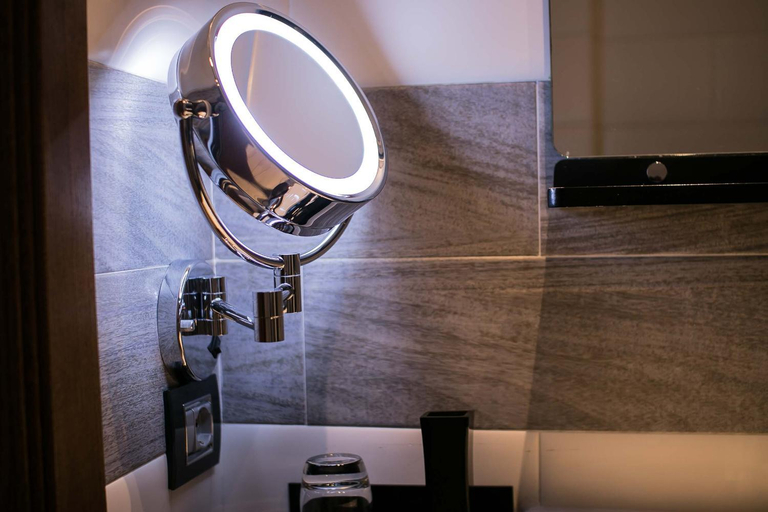 Bathroom 3, Oak Plaza Suites, Kumasi