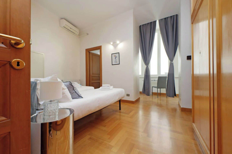 Room 2, Flatinrome Exclusive Historic Ghetto, Roma