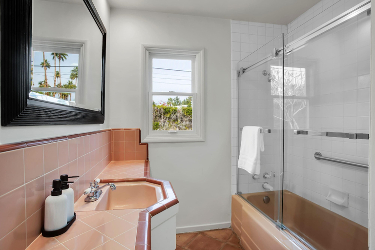 Bathroom 4, Casa de Mesquite - Large Pool Walled In Yard, Riverside