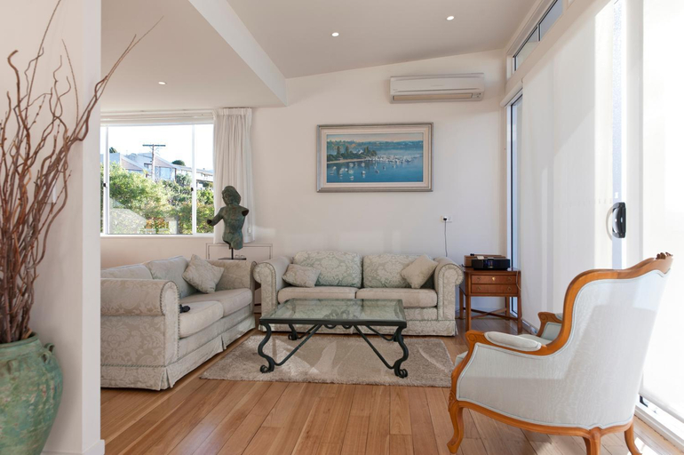 Others 3, 567 Sandy Bay, Hobart