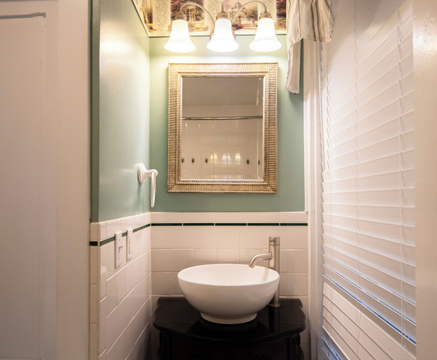 Bathroom 3, Bar Harbor Manor, Hancock