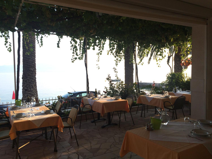 Food & Drinks 5, Apartments Pansion Franka 3, Gradac