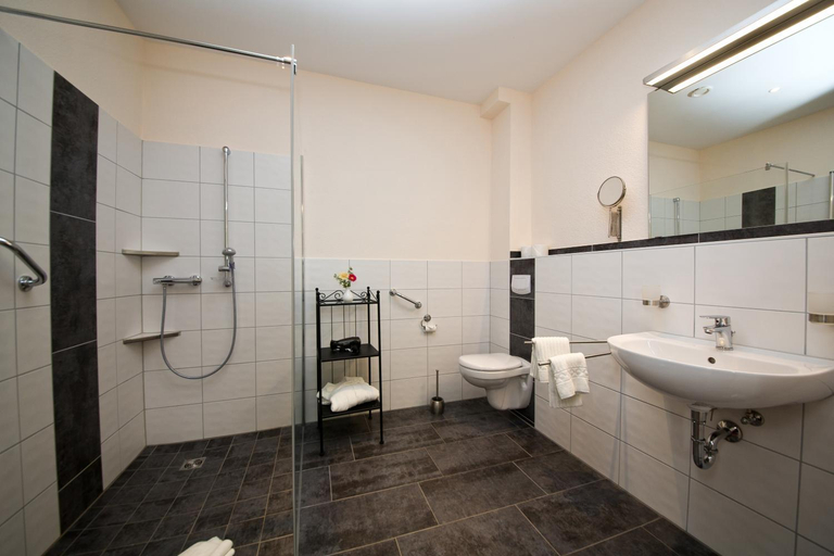 Bathroom 5, Hotel Jagerhof, Bad Kissingen