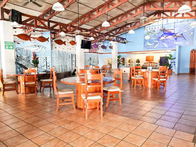 Food & Drinks 5, Fish Hook Marina Hotel, Golfito