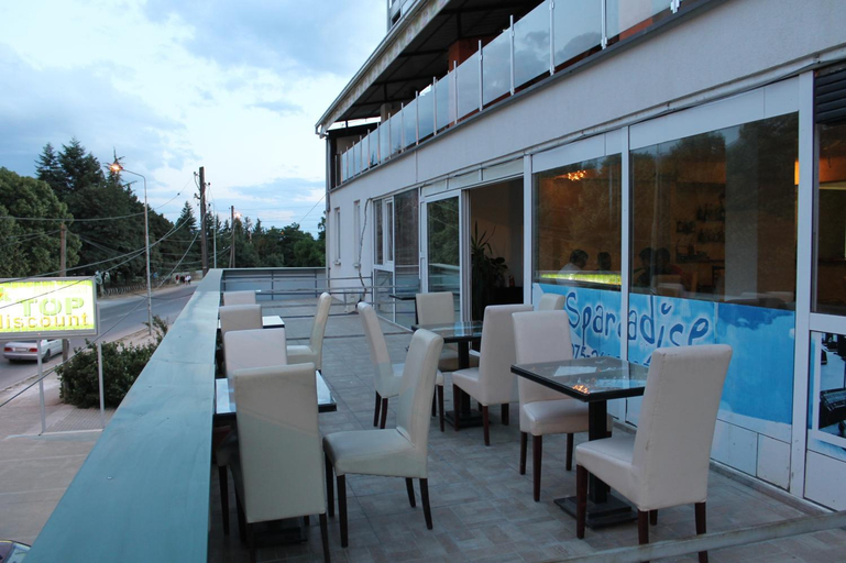 Food & Drinks, Villa Sparadise