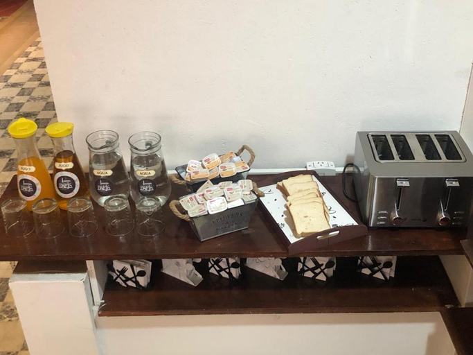 Food & Drinks 5, Hotel Paris, Güer Aike