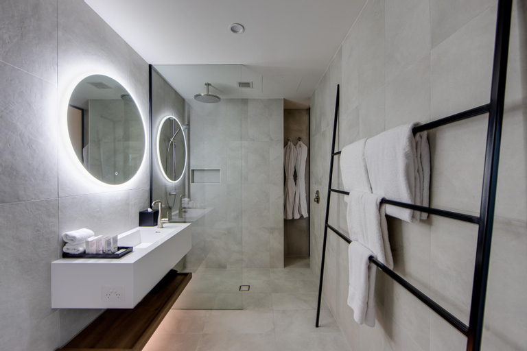 Bathroom 22