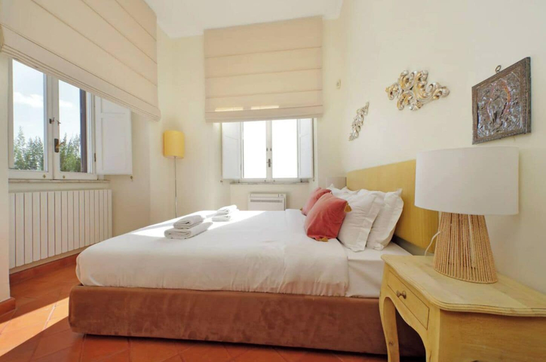 Room 2, Flatinrome Spanish Steps 2, Roma