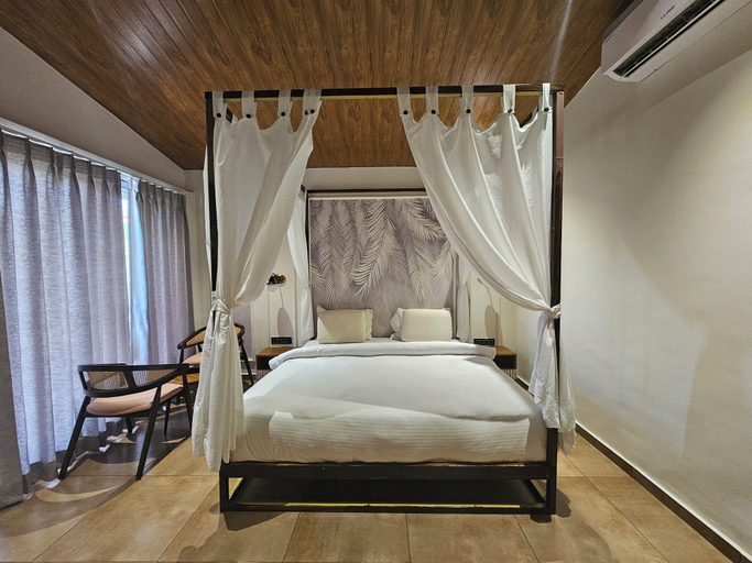 Bedroom 2, River view Tent Resort, Narmada
