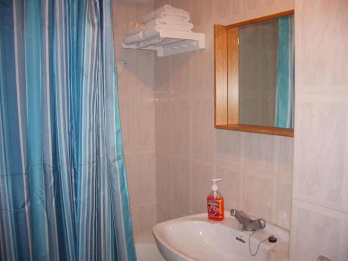 Bathroom 2, Ronda 3 Beachfront apartment, Málaga