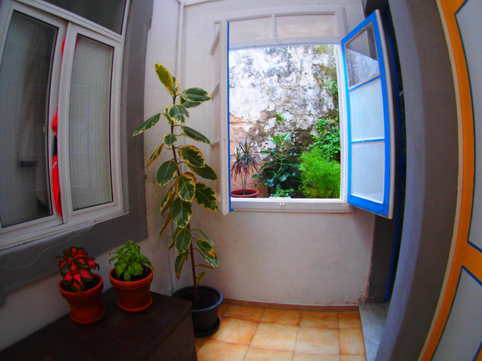 Others 5, RIA Terrace, Faro