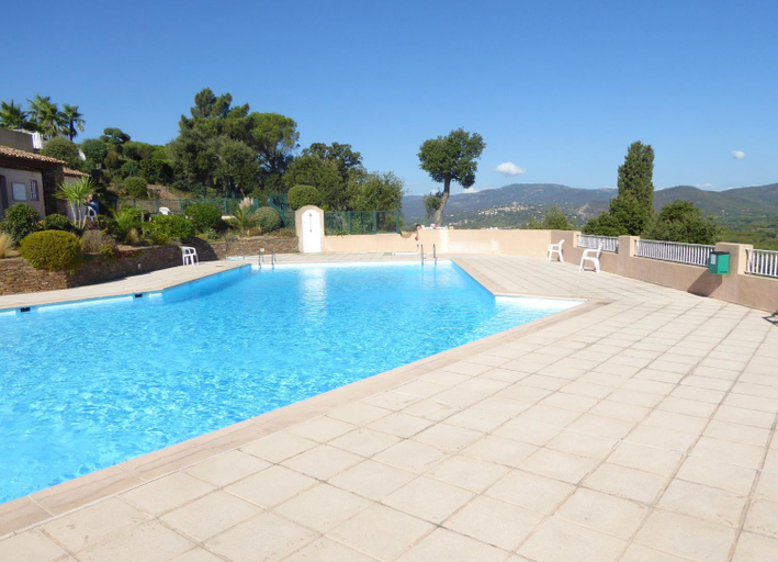 Sport & Beauty 3, Ferienhaus mit Blick auf Grimaud, Var